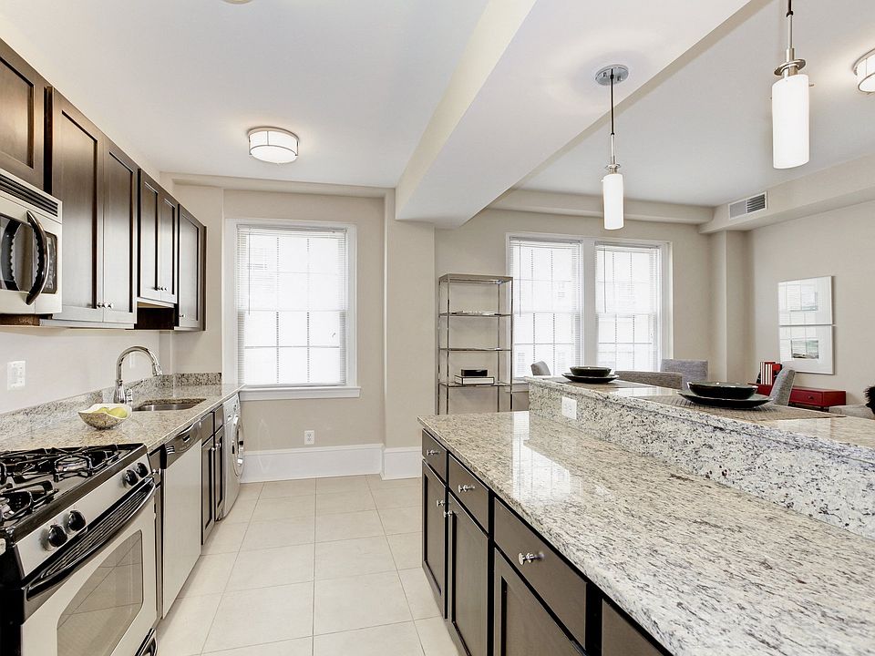 Expansive Kitchen