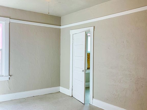 2nd image of 817 Myrtle Ave #7