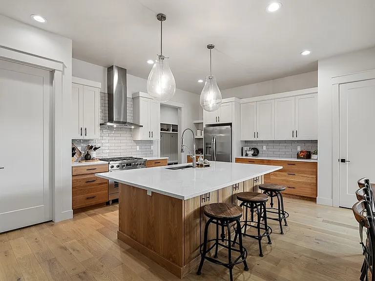 2460 W Iron Coop St #1 — Photo 8