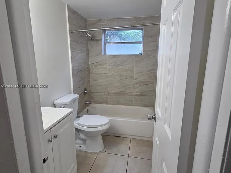 2121 NE 168th St #6 — Photo 17