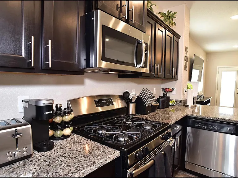 1016 Seahawk Pl — Photo 31