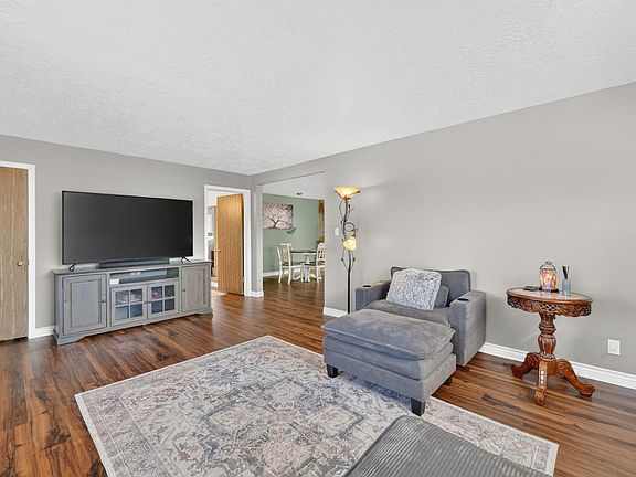 3rd image of 930 Taylor Ave