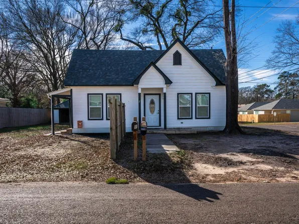 341 Smith Ave, Gilmer, TX 75644