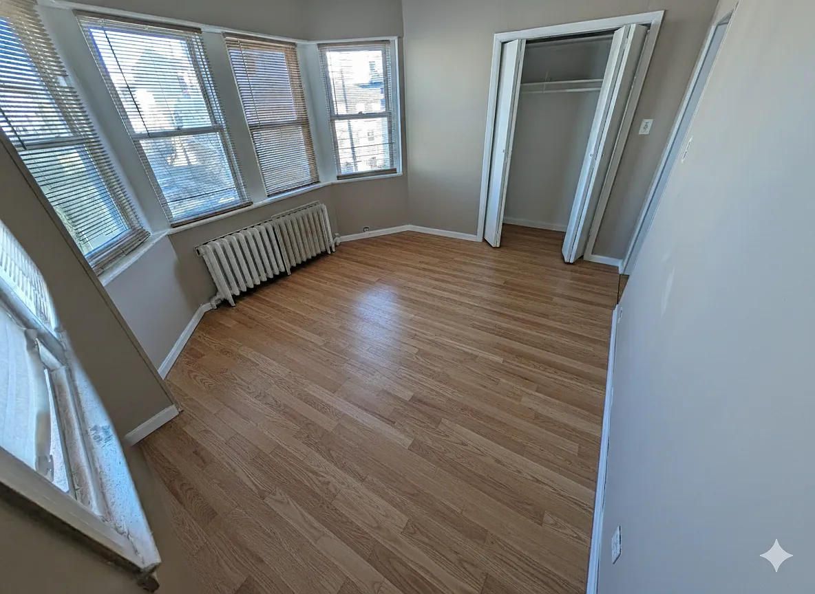 Building Photo - 18 N Georgia Ave #3
