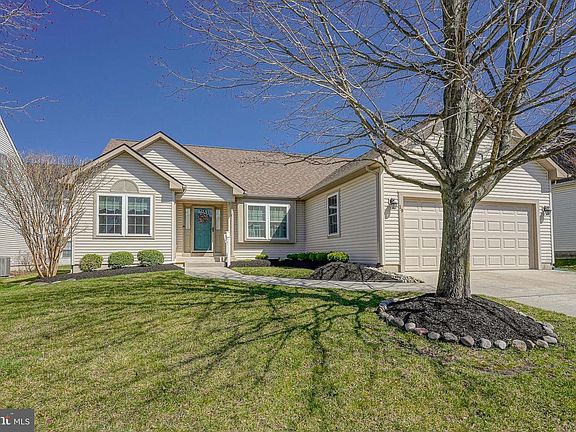 2nd image of 19 Joanne Dr