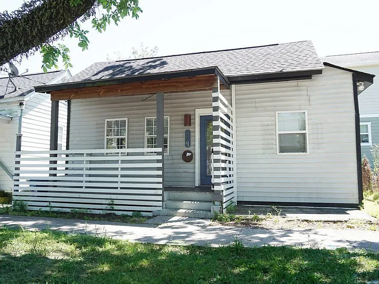504 Brunswick St — Photo 1