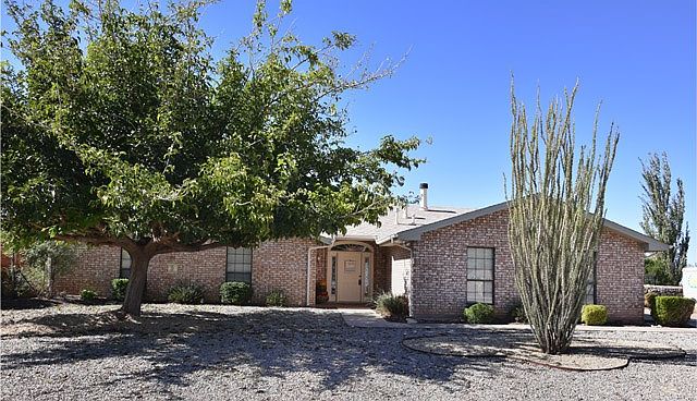 1st image of 2587 Desert Hills Dr