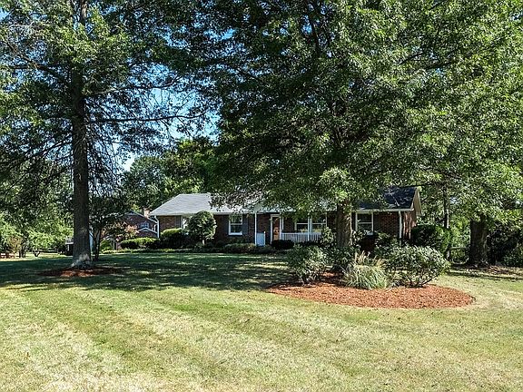 4th image of 655 Oakley Dr
