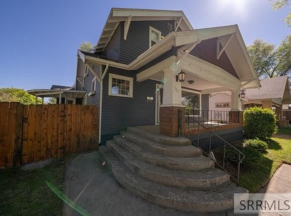 2nd image of 369 W 14th St
