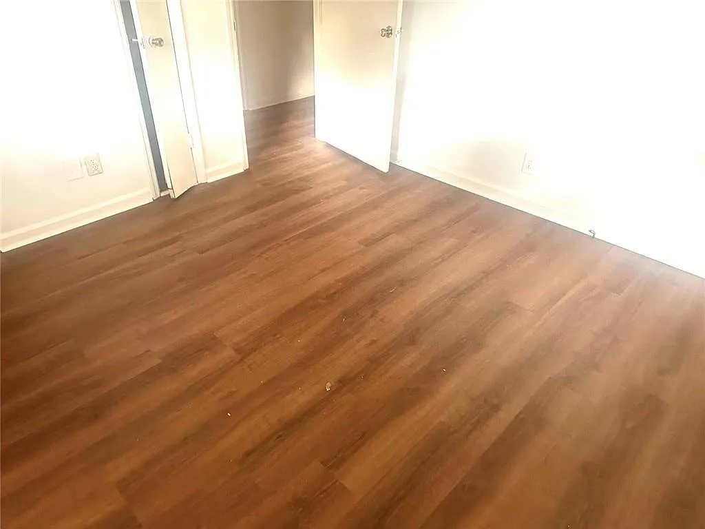 3 bed, 2.0 bath, 1200 sqft, $1,100 — Photo 4