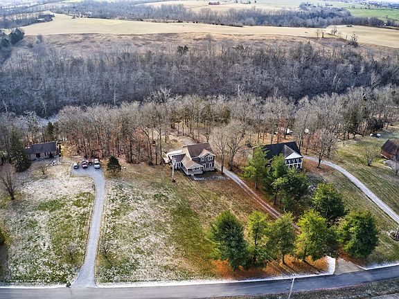 2nd image of 315 Lakeland Dr
