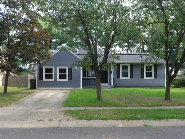 27 Sandal Ln, Willingboro, NJ 08046