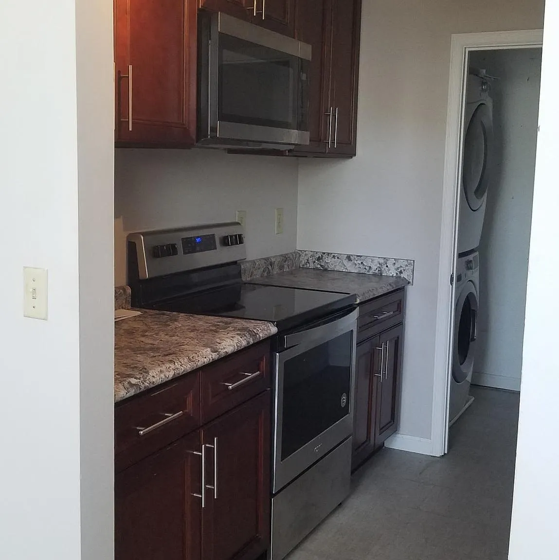 1 bed, 950 sqft, $1,150 — Photo 1