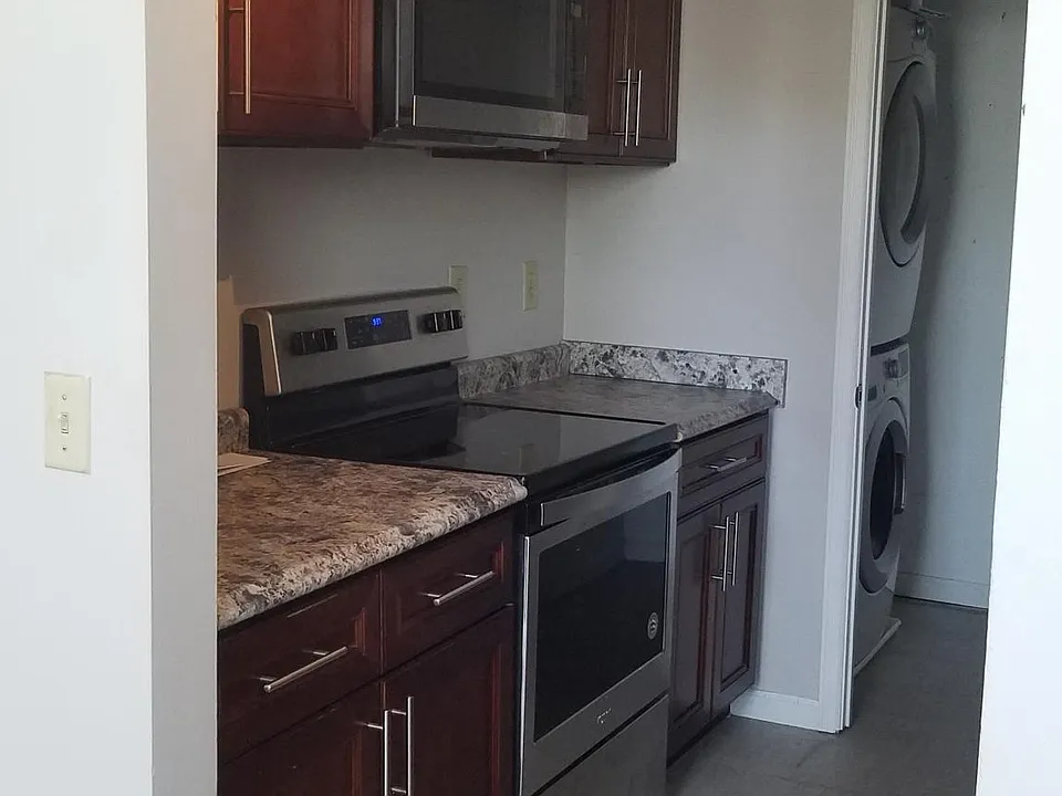 3556 Shenandoah Ave #207