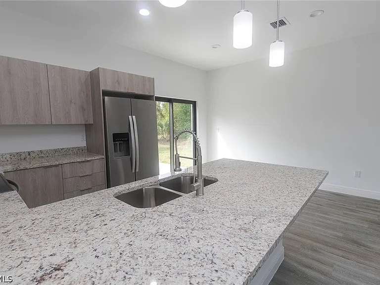 8009 Cod Ct — Photo 6