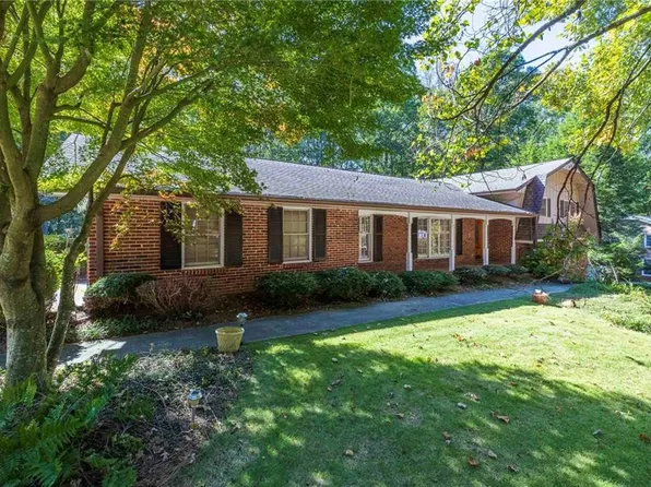 5317 Antelope Ln, Stone Mountain, GA 30087