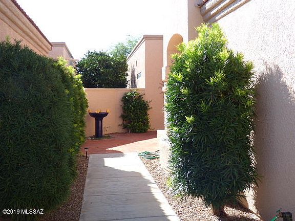 2nd image of 202 N Royal Bell Dr