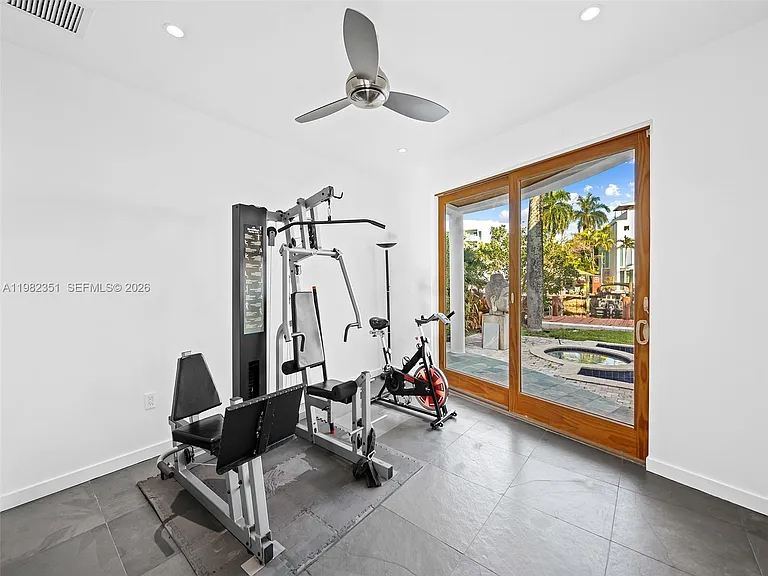 450 Victoria Ter — Photo 41