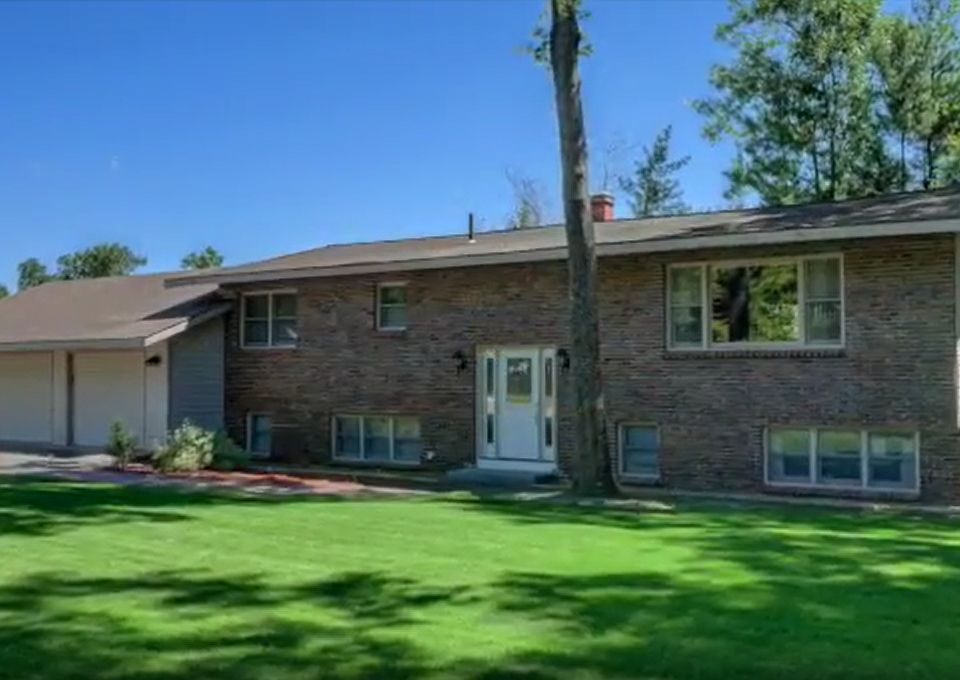 1st image of 12 Westbrook Dr