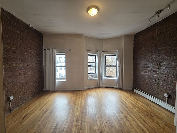 4th image of 175 Quincy St APT 4