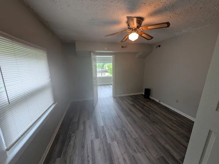 608 W Highland Ave — Photo 4