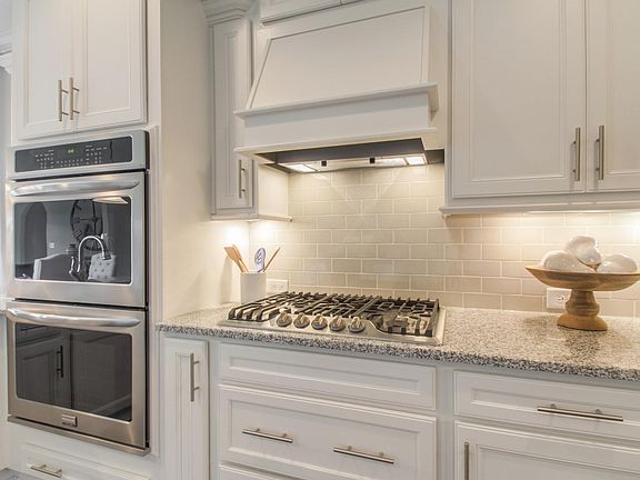 The Lincoln Kitchen This is a model representation, not the actual home