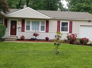 9010 E 73rd St, Raytown, MO 64133