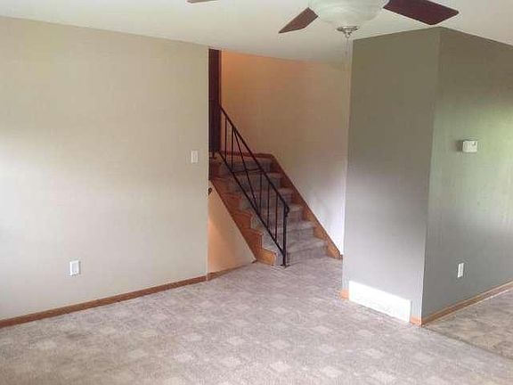 4th image of W313S8419 Winkler Dr