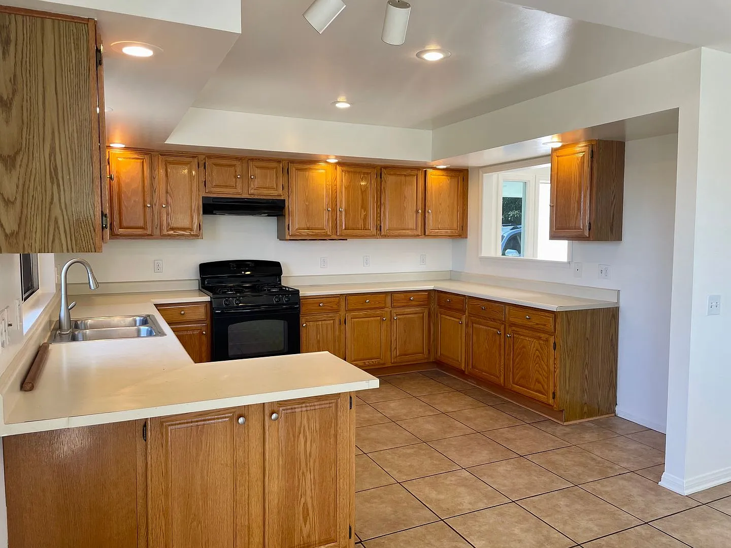 4491 La Paloma Ave — Photo 3