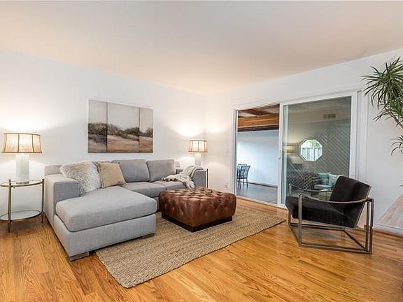 3rd image of 424 Casa Del Mar Dr