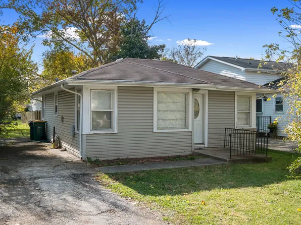 233 Wildwood Dr, Round Lake Beach, IL 60073