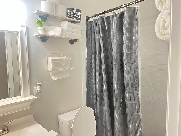 7507 Kenwood Rd — Photo 11
