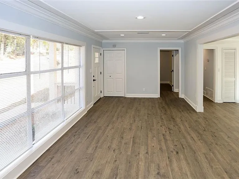 1508 Peachcrest Rd — Photo 5