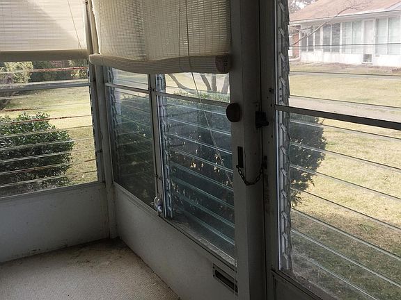 4th image of 1168B Clydebank Ct