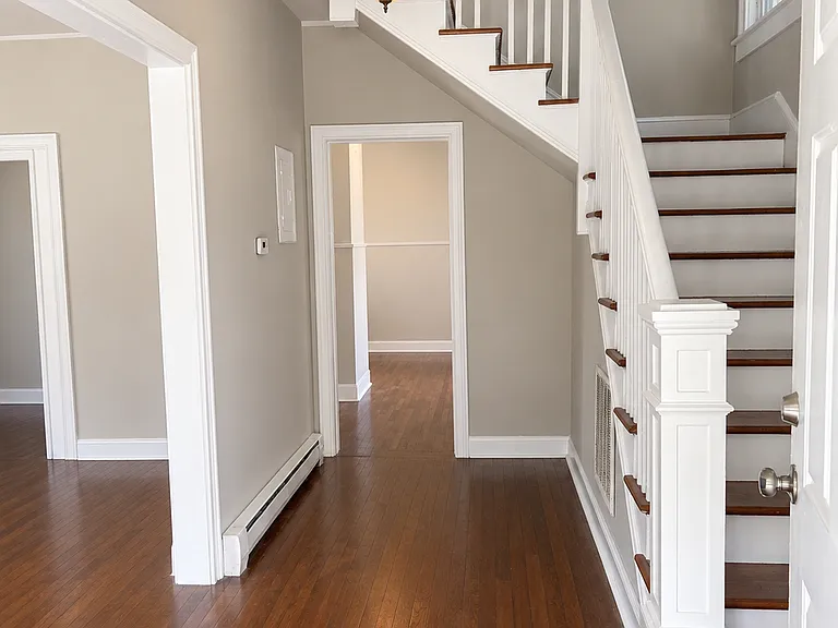 1866 Brandon Ave — Photo 2