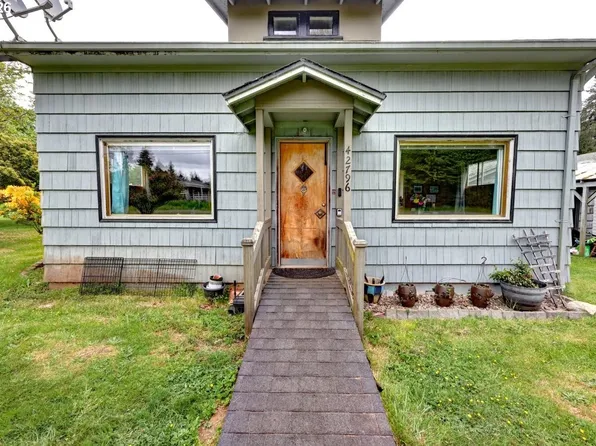 42796 Hillcrest Loop, Astoria, OR 97103