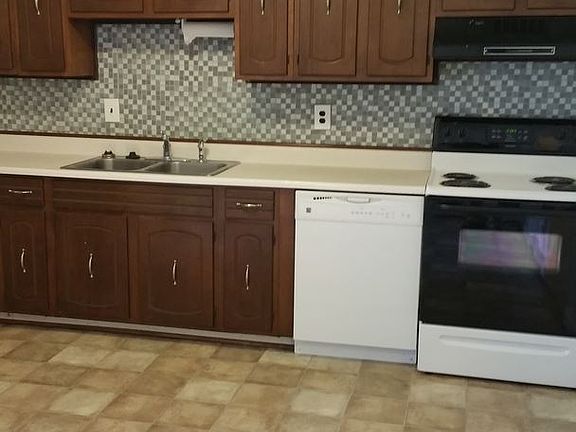 2nd image of 208 Fountain Dr