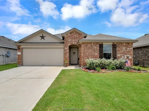 2407 Dog Leg Ln, Navasota, TX 77868