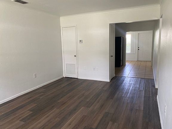 2nd image of 978 Osborne Dr