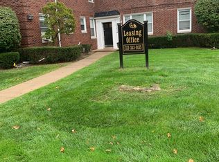 19225 Edgefield St APT 106, Harper Woods, MI 48225