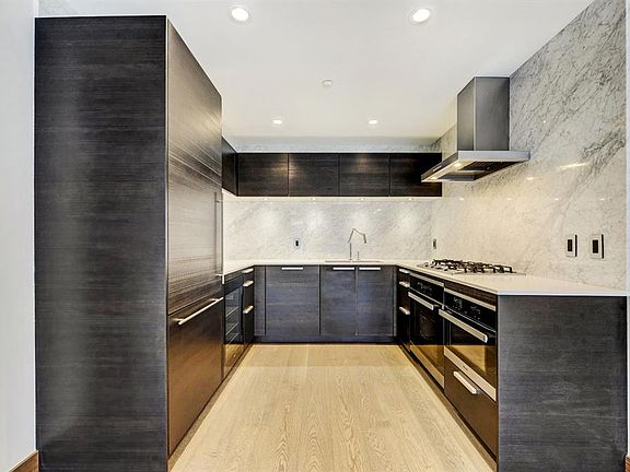 3rd image of 738 SE 1st Ave SW #405