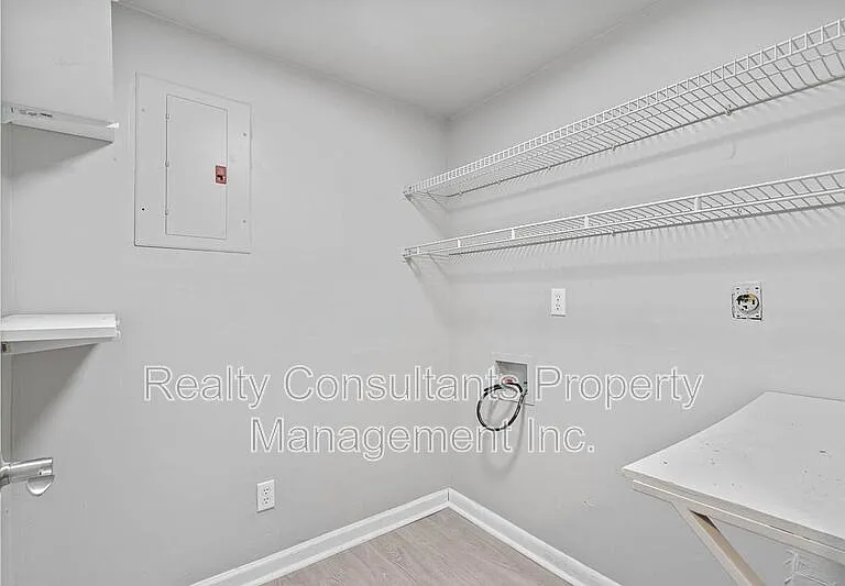 604 E Iredell Ave #2 — Photo 7