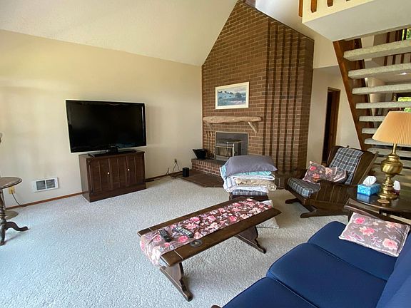 3rd image of 50 Harborview Dr Unit 2