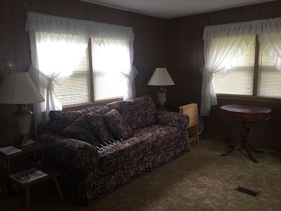 3rd image of 703-161 Fresh Pond Ave