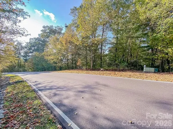 215 Crossvine Trl #11, Hendersonville, NC 28739