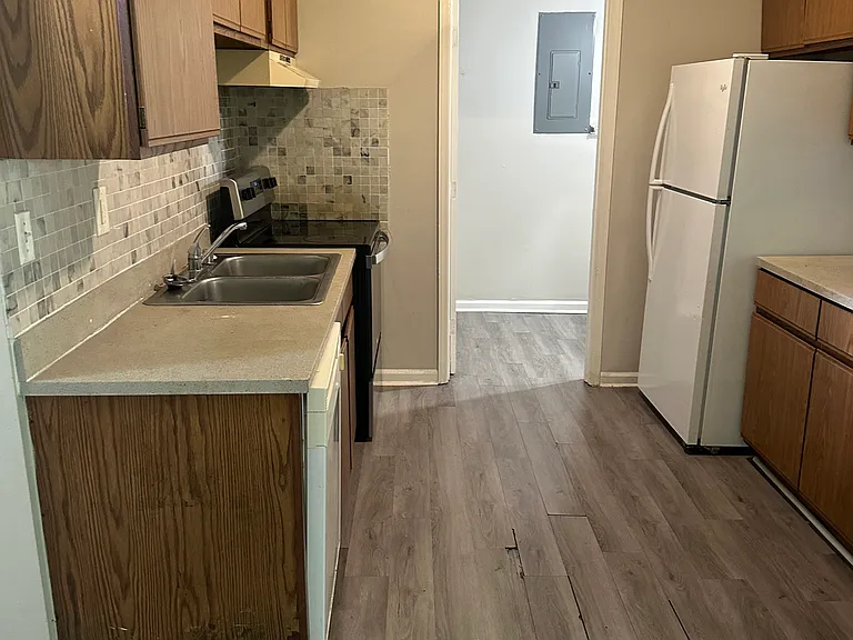 1195 Tatesbrook Dr #B — Photo 11