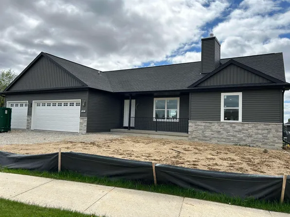 331 Knights Ct, Campbellsport, WI 53010