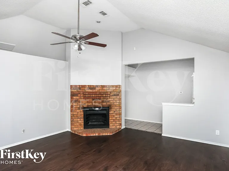1317 Edelweiss Dr — Photo 4