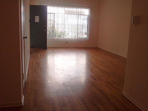 1st image of 11965 Montana Ave APT 7