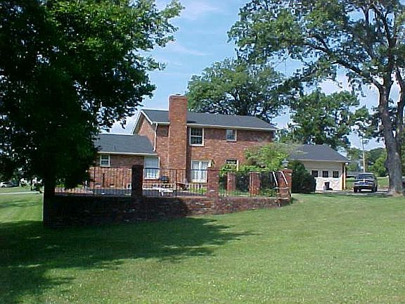 3rd image of 317 Twin Hills Dr